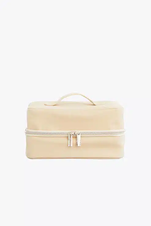 10 Best Makeup Travel Bags Women Swear By for Stylish, Organized Packing 13 BEIS Hanging Cosmetic Case