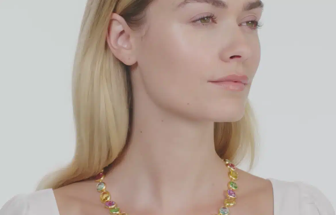 How to Wear Bold Accessories – My 2025 Style Guide 1 how to wear bold accessories